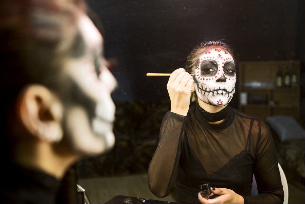 Maquillajes sencillos para celebrar el Día de Muertos