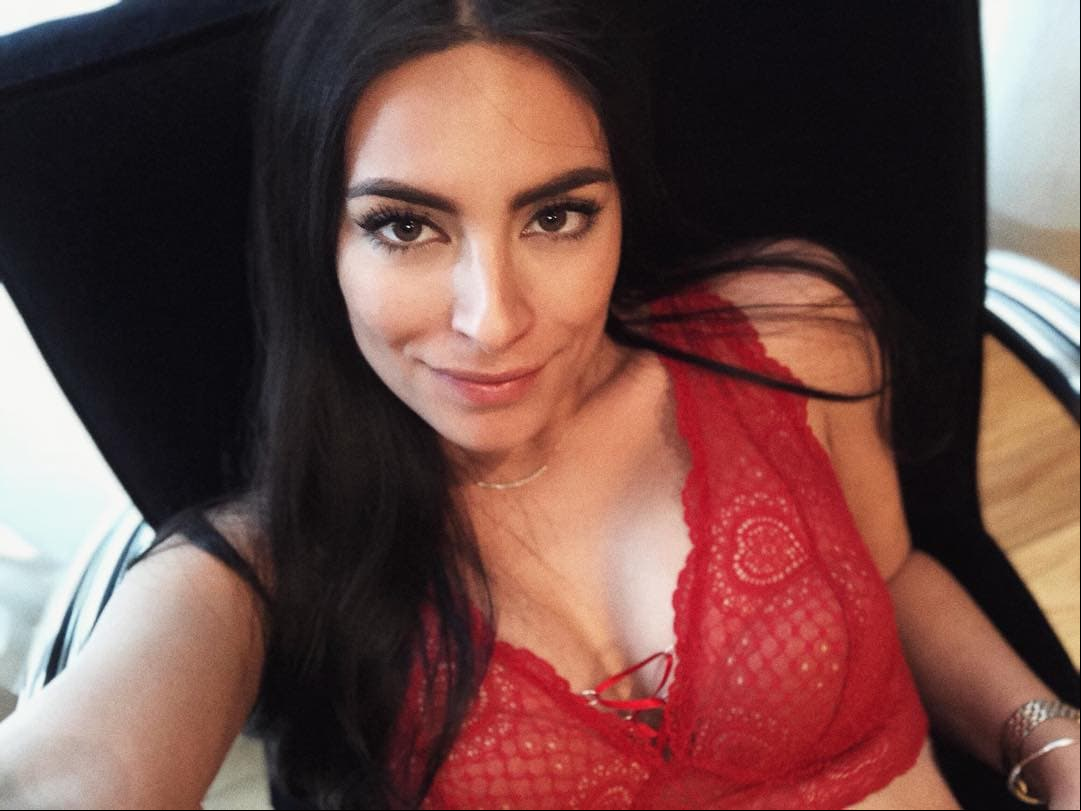 Los escotes con los que Ana Brenda conquista en redes
