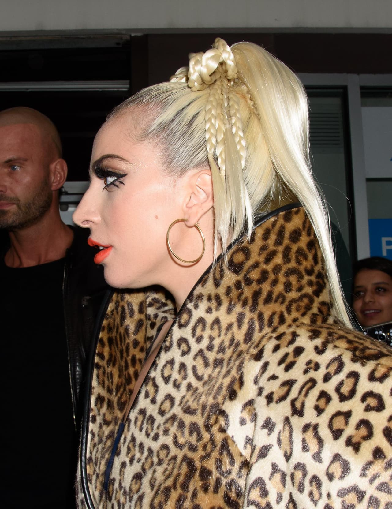 La cantante Lady Gaga acaparó las miradas durante su paso por las calles de NY.