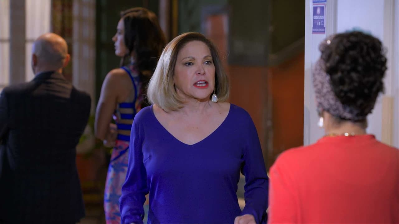 Guerra de “ñoras”: Doña Magda y Doña Lorena se enfrentan por una tanda en ‘Vecinos’