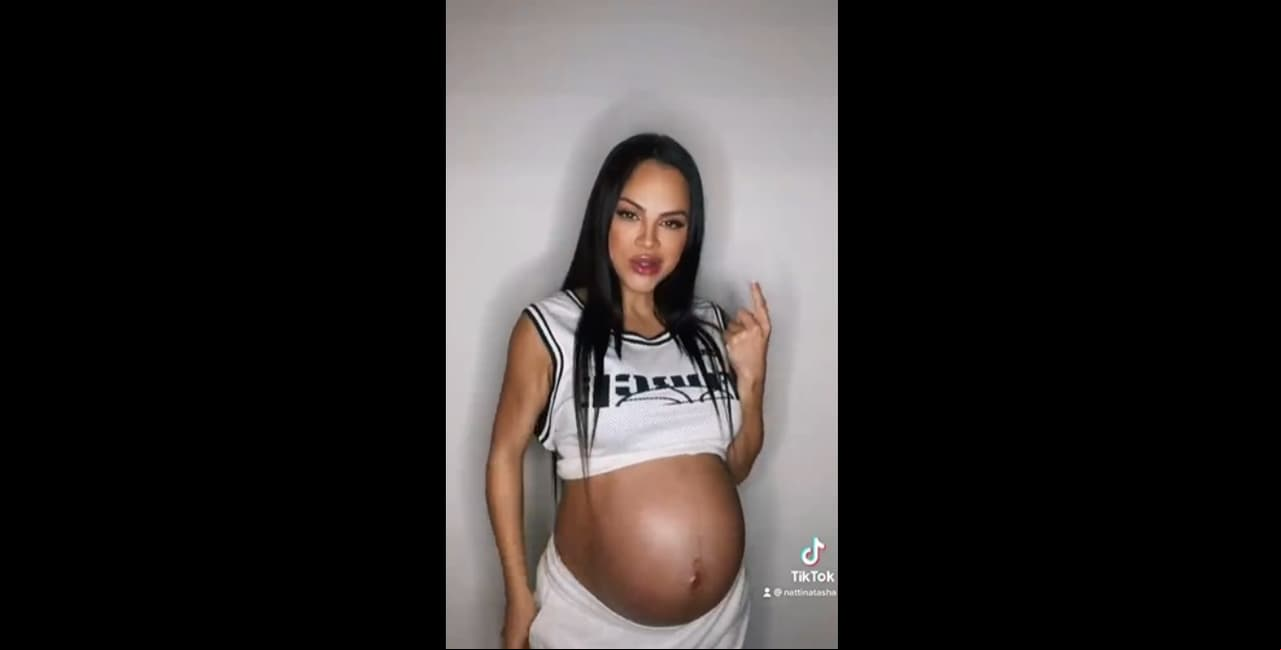 La intérprete de 'Criminal' y 'Sin Pijama' gozó al máximo su embarazo luciendo su vientre gestante al ritmo del género musical del que es líder por todas sus redes sociales.