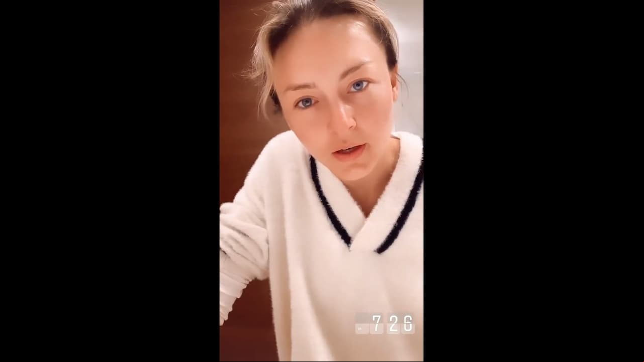 Fue a través de su cuenta oficial de Instagram que la estrella de melodramas, como ‘Imperio de mentiras’ y ‘Amar a muerte’, compartió una serie de videos en los que dejó ver cómo luce a primera hora del día.