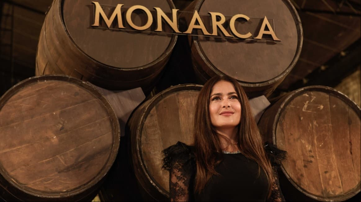 Salma Hayek superó el machismo para producir en México y ahora presenta 'Monarca'