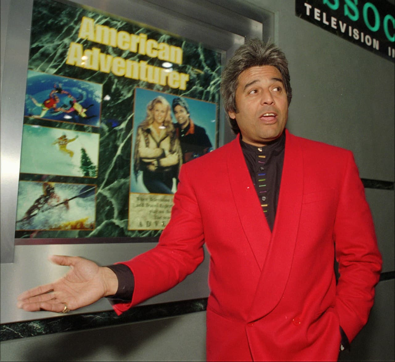 Erik Estrada encarnó a ‘Juan Daniel Villegas’, también conocido como ‘Johnny’, un trailero mexicano que ama profundamente a su esposa, ‘Ana María’, pero tras conocer a ‘Tania’ su vida cambiará por completo, ya que siente un gran amor por ambas.