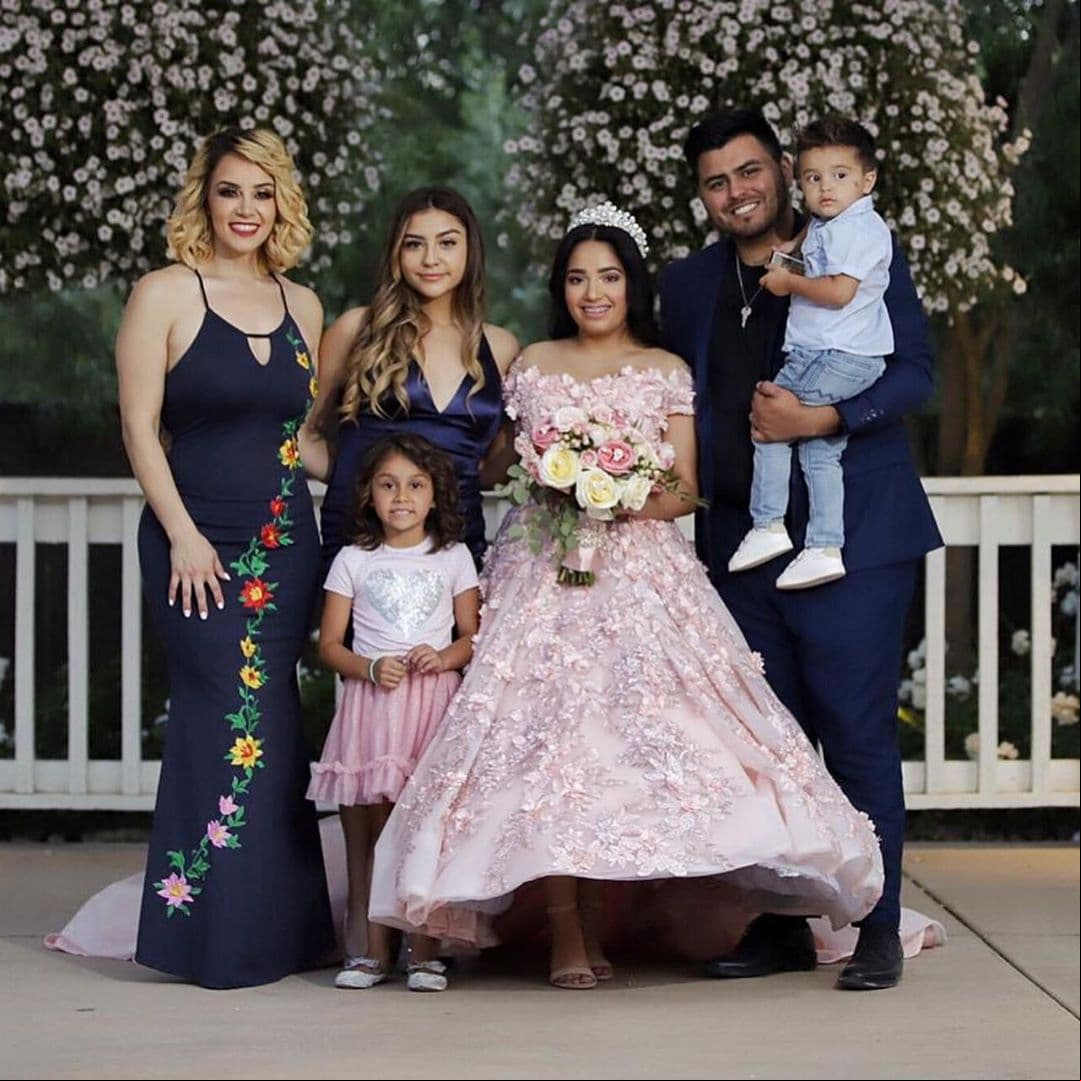 “Me siento honrada de ser tu mamá. Hoy cumplirás seis años, pero he sabido desde hace varios años que vas a impactar este mundo de una manera increíble. Mamá está contigo en todo. Eres tan suave y delicada como una flor, y tan fuerte como un diamante. Brilla bebé, brilla”, escribió la empresaria en su post de Instagram.
