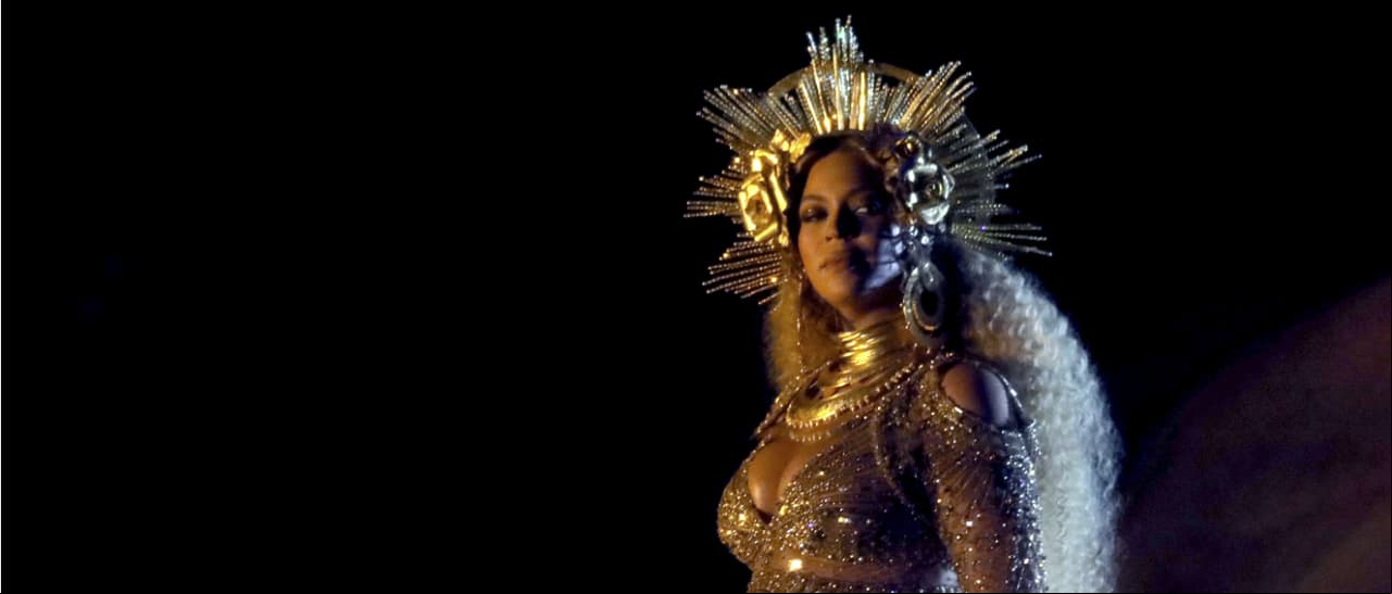Beyoncé se muestra al natural en las páginas de una revista de moda