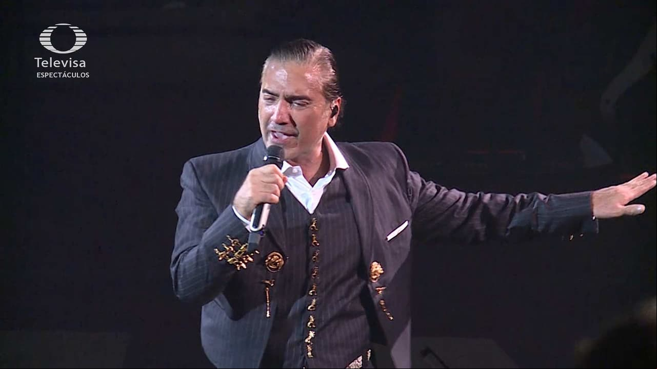 Alejandro Fernández toma con humor la caída que sufrió en show
