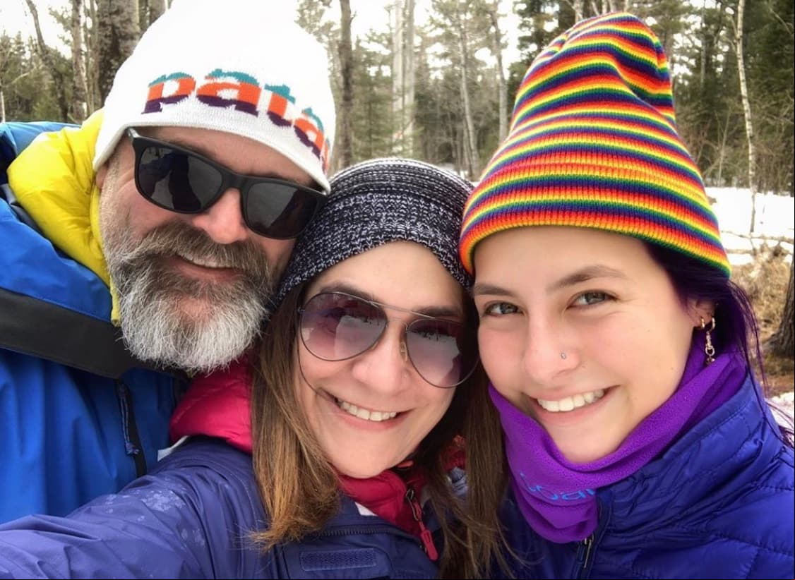Por su parte, Julieta se retiró del medio del espectáculo para formar una familia al lado de su esposo Erik Birkeland en Minnesota, Estados Unidos, desde hace 18 años con las hijas que cada uno tuvo de relaciones previas; Paula, hija de Julieta y Rose, hija de él.
