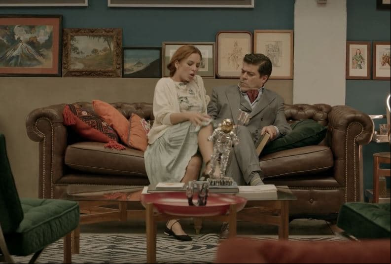 En 'Llámame Francisco', el capítulo 7, Miranda tuvo que lucir un atuendo mucho más recatado para llamar la atención de un Paco amnésico, pero ni así lo consiguió.