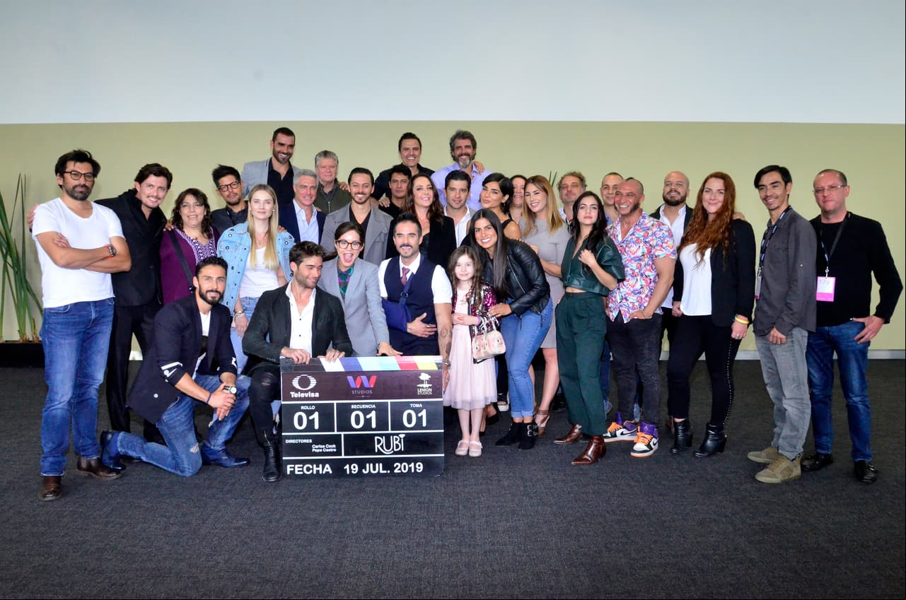 El elenco de "Rubí" se reunió por primera vez para conocerse y para dar el arranque oficial de las grabaciones de la telenovela.