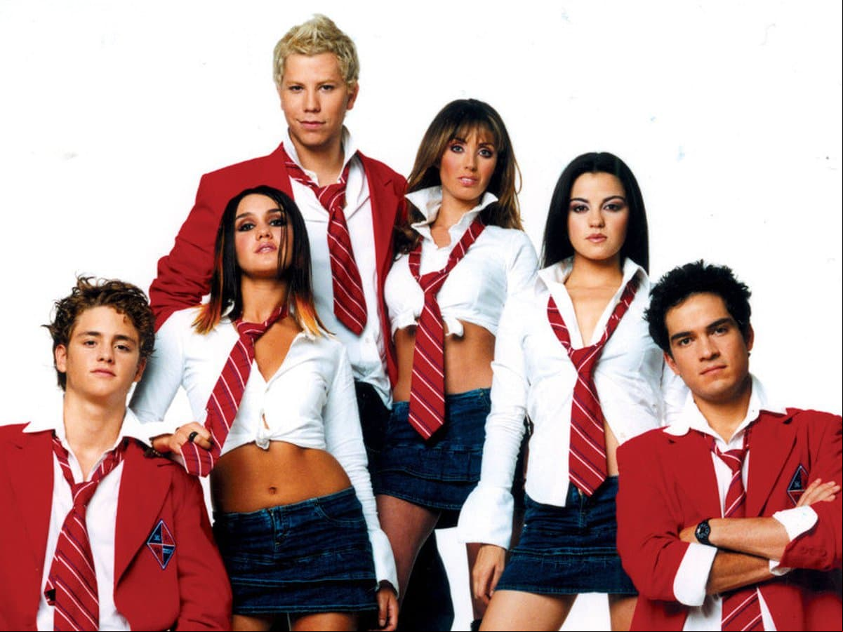 RBD nació en 2004 tras el rotundo éxito de la telenovela ‘Rebelde’. Durante los años de éxito de la agrupación, todos los integrantes pasaron por drásticas transformaciones. ¡Descúbrelos!