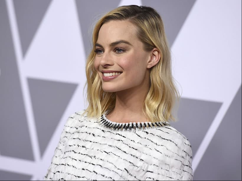 Margot Robbie deslumbró a su llegada. Ella está nominada a mejor actriz por su papel en "Yo, Tonya".