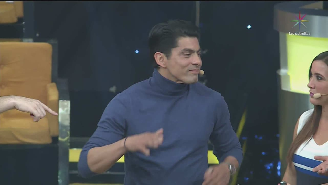Víctor García canta en Me caigo de risa