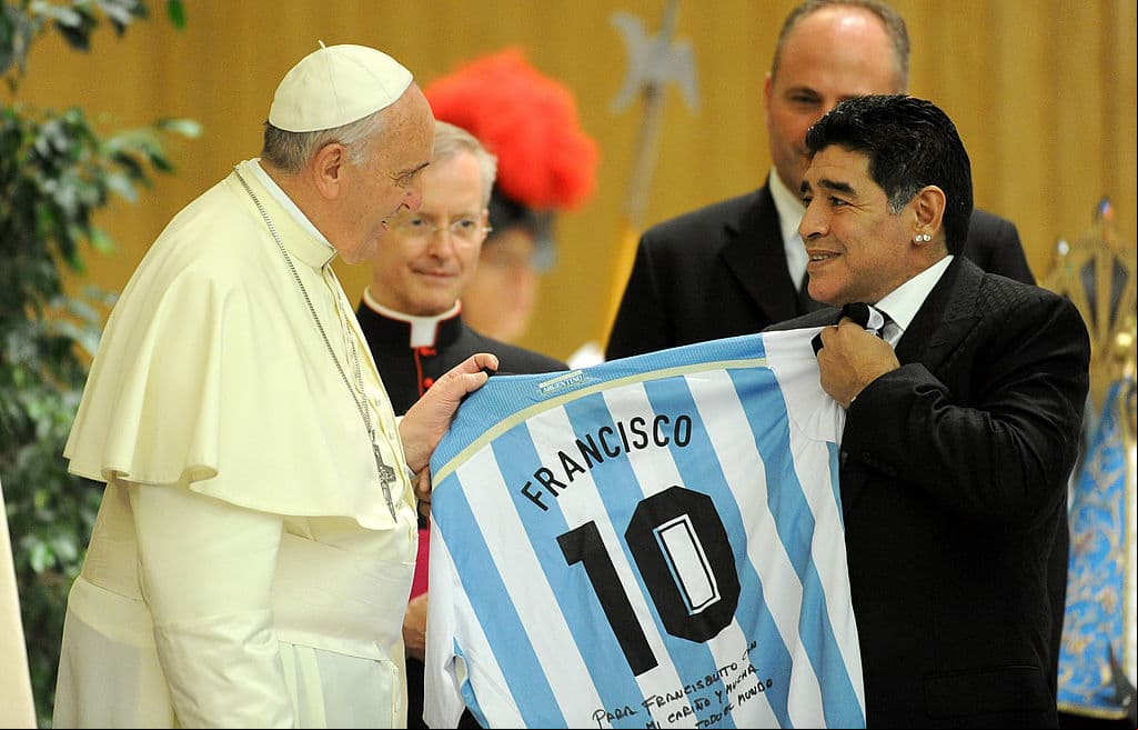 Jorge Mario Bergoglio, el Papa Francisco, es un gran aficionado del futbol y de Diego Armando Maradona.