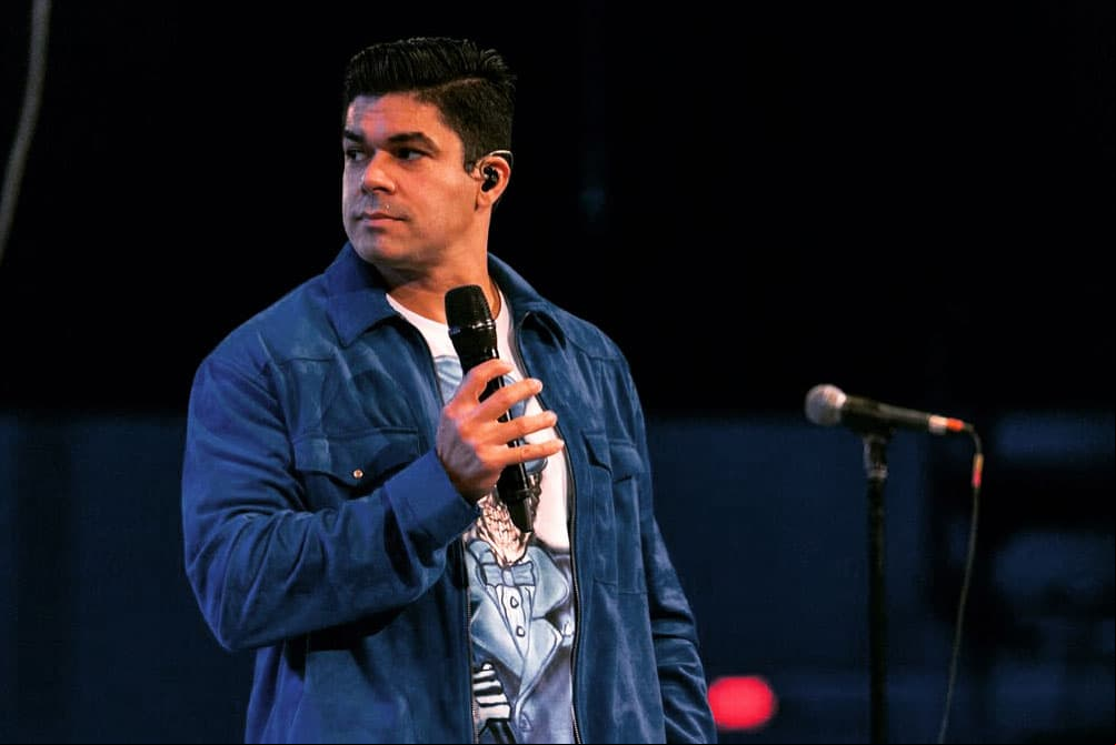 Tras fuerte caída, Jerry Rivera cancela conciertos