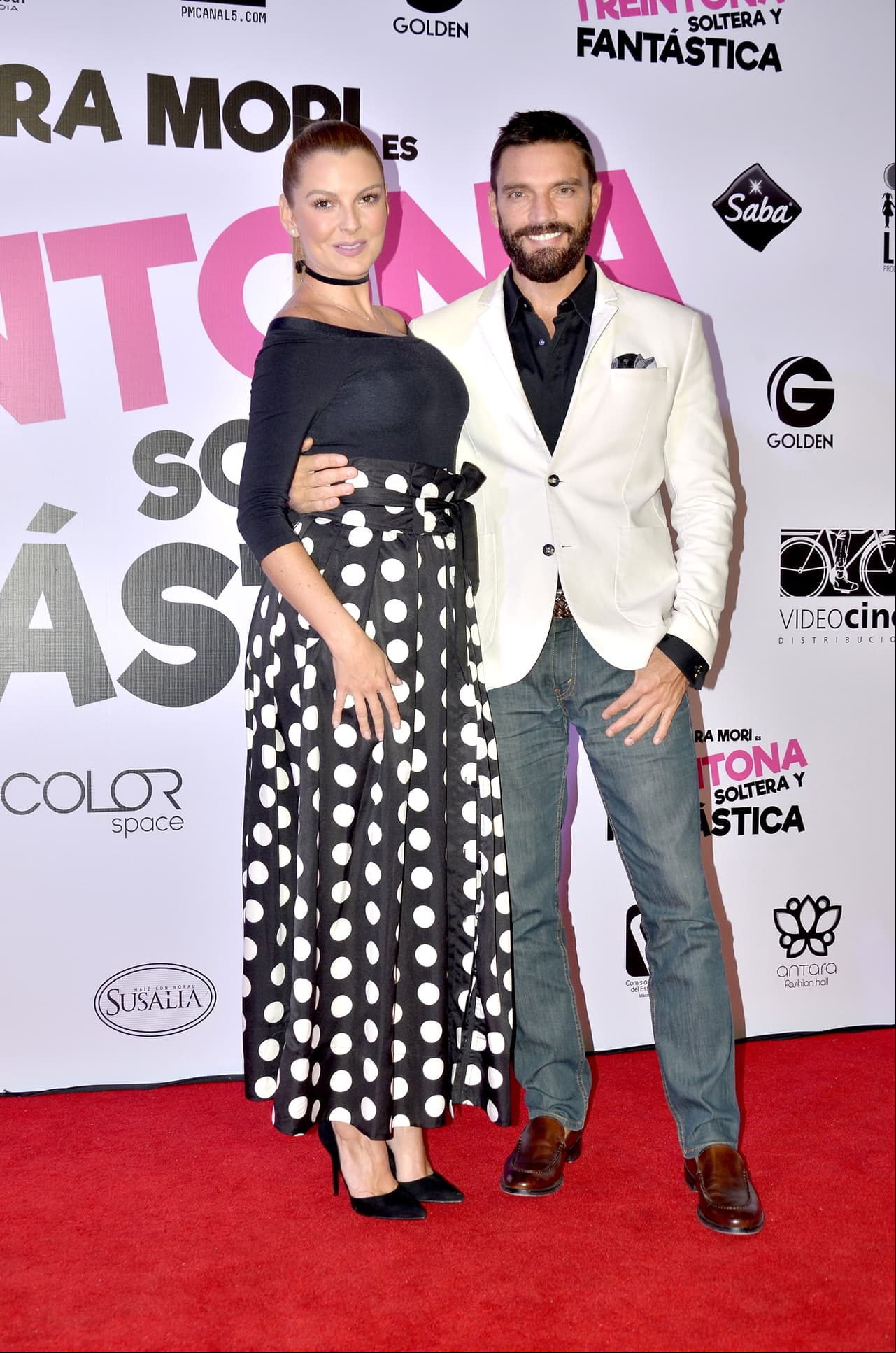 Marjorie de Sousa y Julián Gil se convirtieron en padres el 27 de enero de 2017. Matías nació a las 9:40 am en un hospital de la Ciudad de México, pesando 2 kilos 800 gramos.
