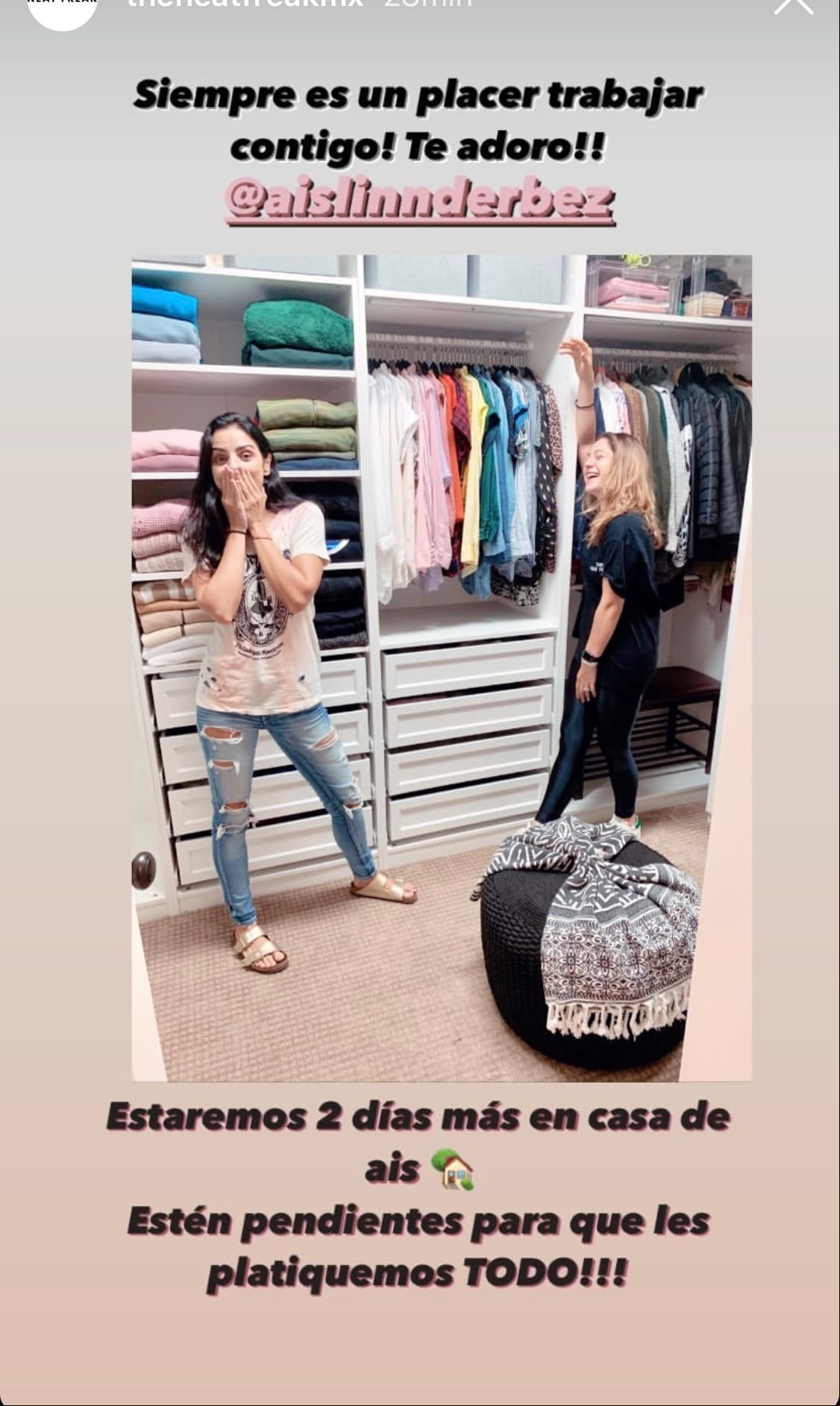 Finalmente, Aislinn explicó que debido a que se acaba de mudar y que "es un caos", este servicio se trasladó desde la Ciudad de México hasta Los Ángeles, California, lugar donde radica, para ayudarla. "Mira, nada más cómo quedó este clóset. No están entendiendo la cosa tan horripilante que era esto", dijo al ver el resultado final en sus historias de Instagram.