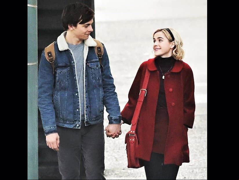 El productor compartió la primera imagen de la nueva versión de 'Sabrina'