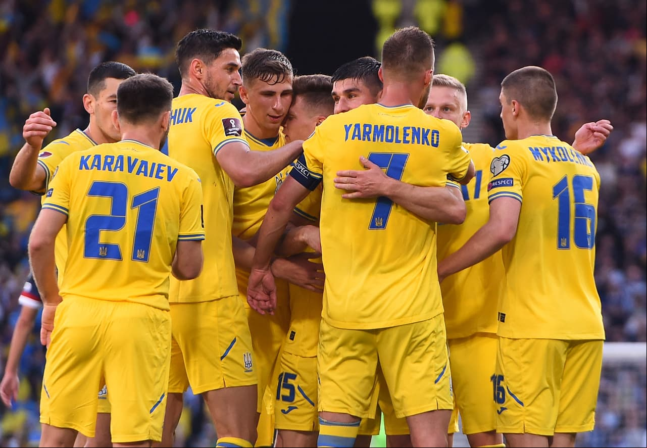 Román Yarmolenko, Roman Yaremchuk y Artem Dovbyk fueron los héroes ucranianos.