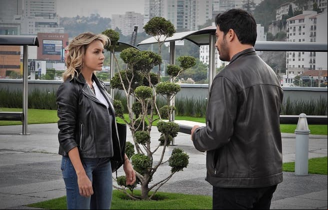 Andrés Palacios cuenta cómo es trabajar con Angelique en las escenas de amor de Imperio de Mentiras