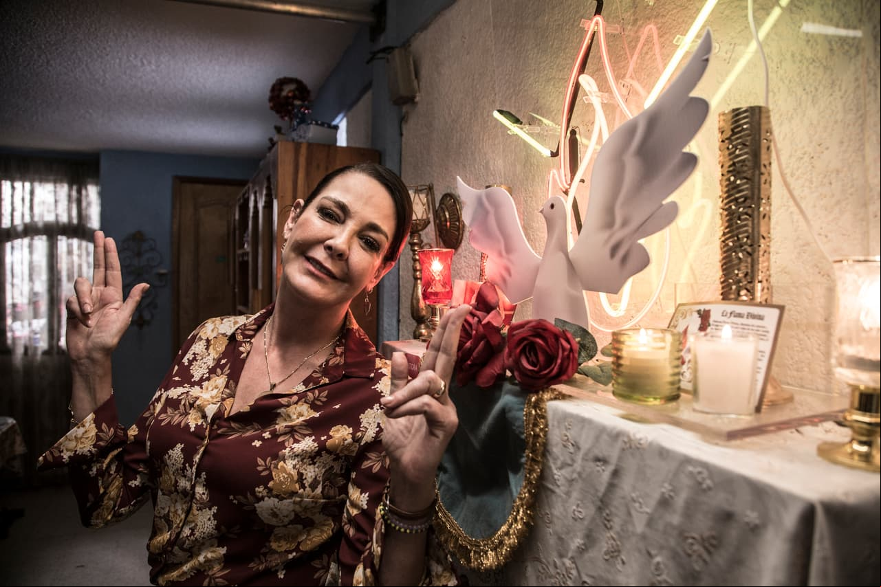 ¡Extrañaremos a la querida Pastora espantando a los fornicarios disolutos!