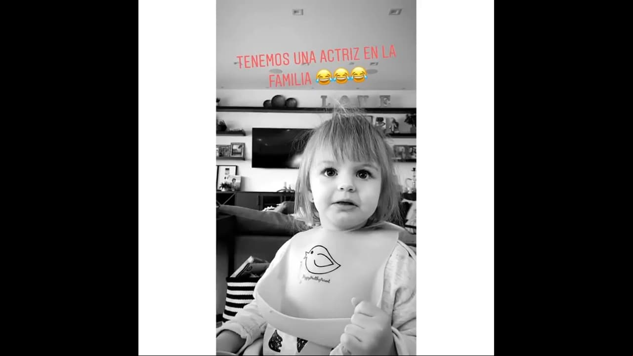 Atrás de dicha zona de la casa está el comedor, donde además Kailani tiene su silla especial y ha protagonizado varios videos cantando, hablando y presumiendo su comida.