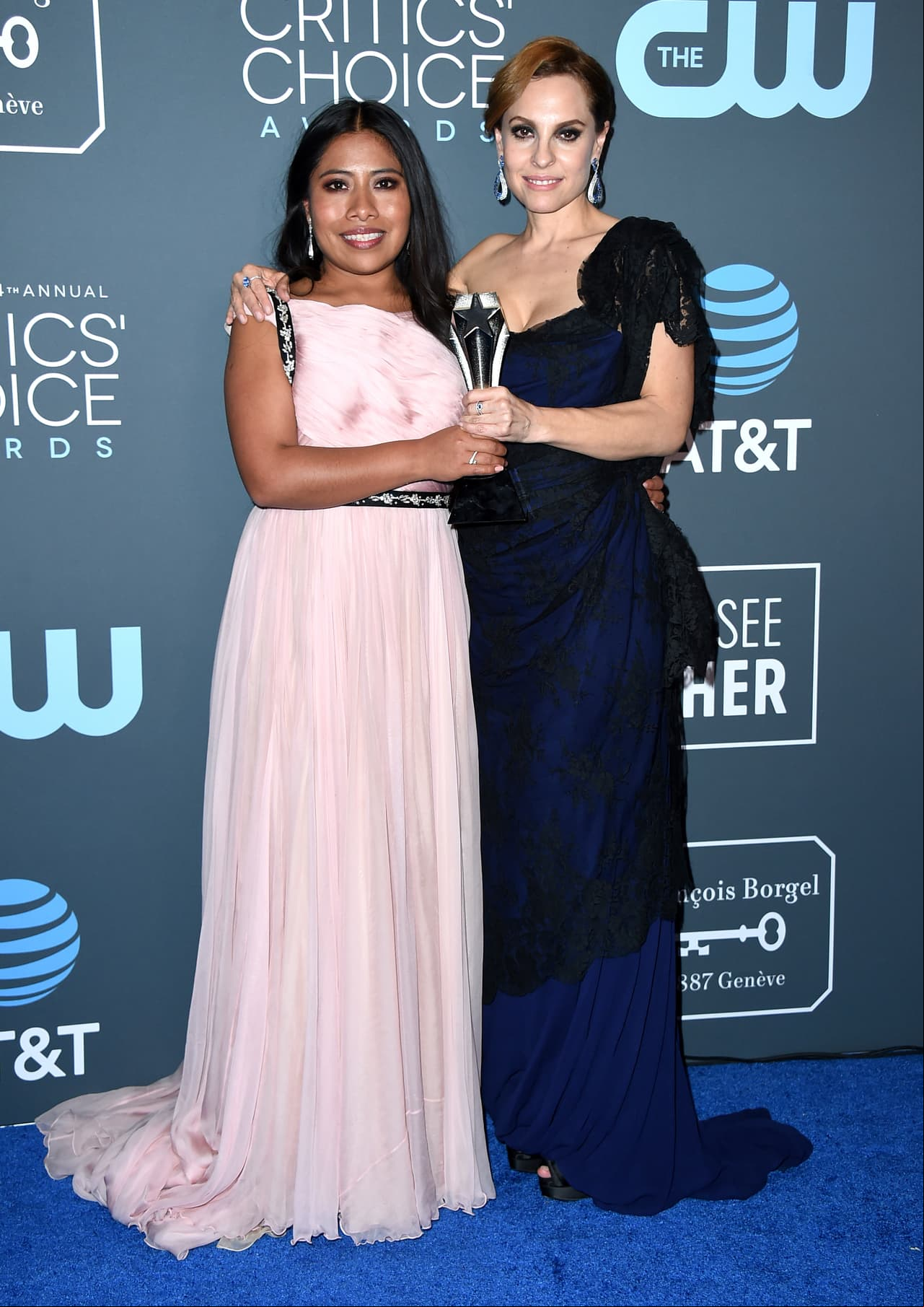 Roma, dirigida por Alfonso Cuarón se llevó cuatro galardones en la 24 entrega de los Critics’ Choice Awards 2019: mejor película, mejor director, mejor fotografía y mejor película en idioma extranjero.