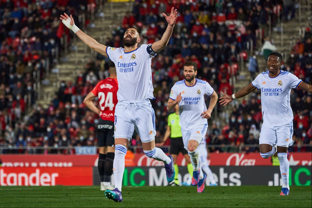 Gracias a un doblete de Karim Benzema y otro tanto del brasileño Vinícius, el Real Madrid venció al Mallorca y aumentó su ventaja en el liderato a 10 puntos sobre el Sevilla.