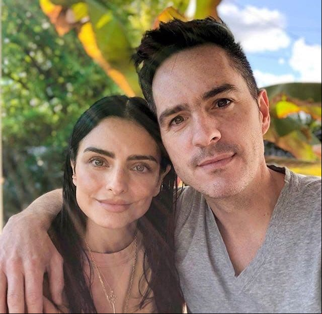"Decidimos, desde hace un tiempo fortalecer la relación de amistad y parar la relación de pareja. Retomar la individualidad para investigar qué está pasando, dar espacio a sanar, reconstruir, transformar", escribieron ambos en Instagram.