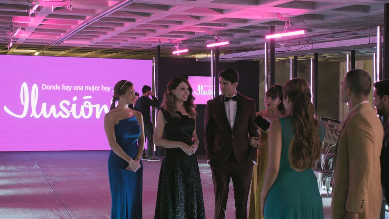 Después, 'Yolanda' aprovechó a los medios para asegurar que 'Helena' jamás estaría a su altura.
<br>
<br>¿Qué pasará? Descúbrelo en "Diseñando tu Amor", de lunes a viernes 4:30 pm. con Las Estrellas.