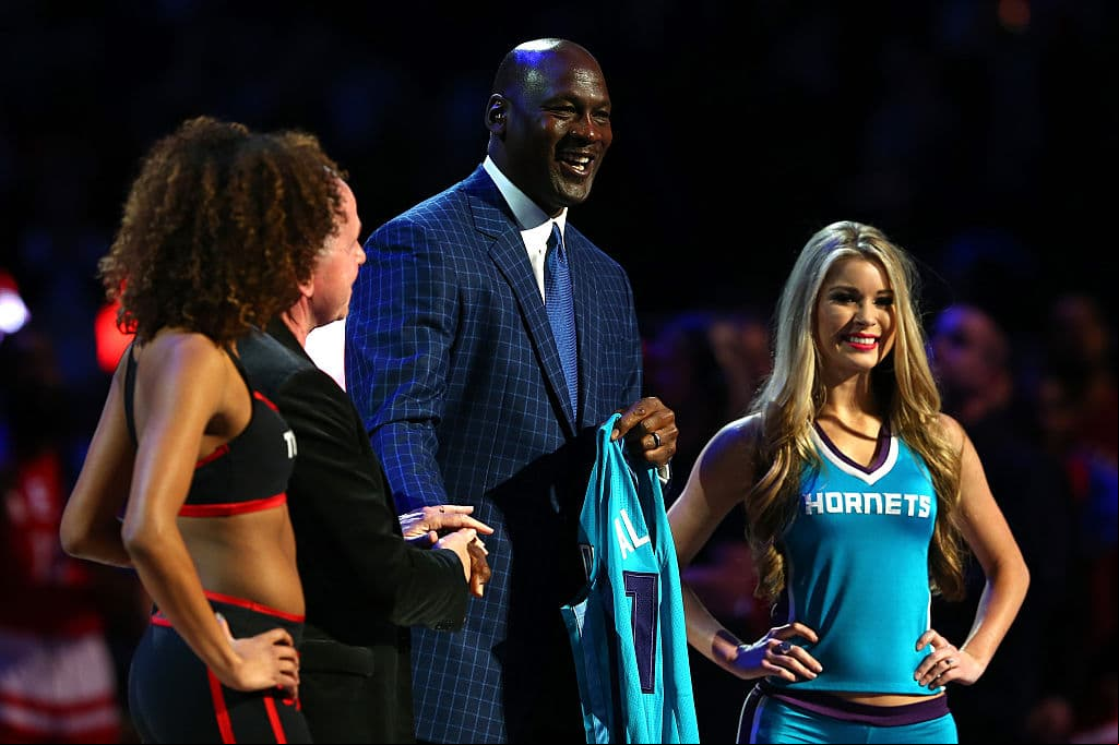 Michael Jordan dejará de ser dueño mayoritario de Charlotte Hornets