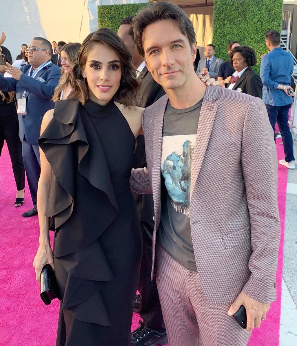 Sandra Echeverría asistó con su esposo Leonardo de Lozanne.