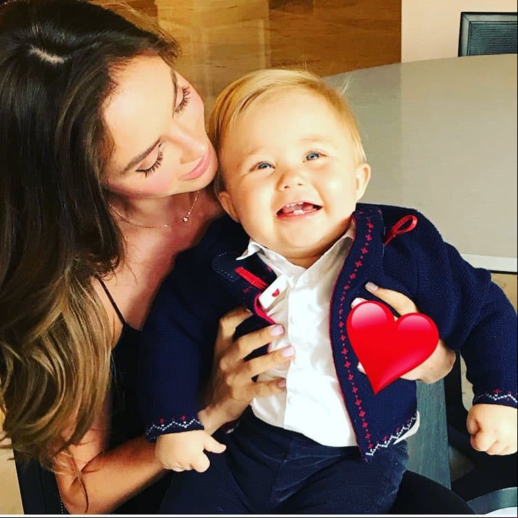 Anahí presume a su hijo Manuel en Instagram