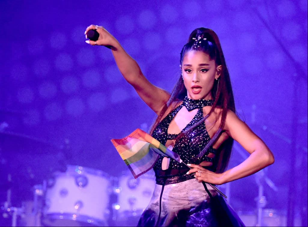 Con este importante papel, Ariana inicia una nueva faceta de su carrera y se encamina a triunfar en el mundo de las estrellas.
<br>