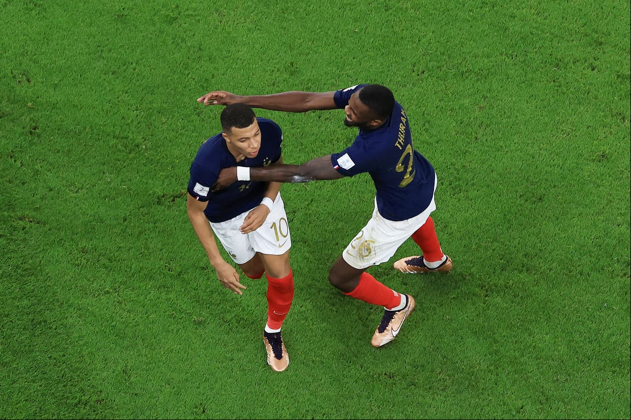Mbappé, con su doblete, alcanzó los 9 goles de Messi en Copas del Mundo.