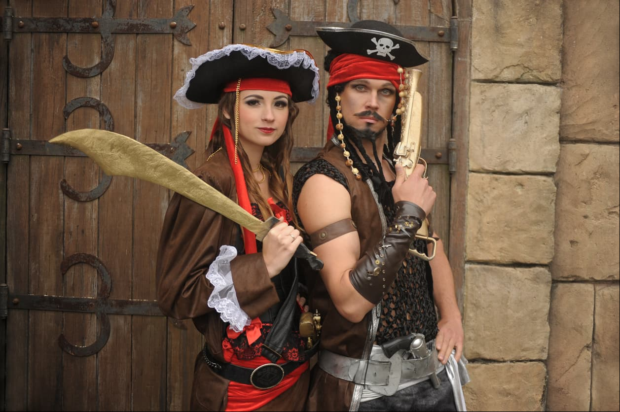 Pirata. ¿Qué tal un disfraz como el de ‘Jack Sparrow’ o el ‘Capitán Garfio’?