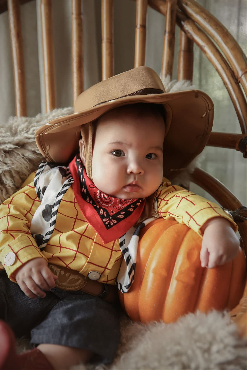 "Un nuevo sheriff en la ciudad": las fotos del primer Halloween de Ford, el bebé de Pamela Silva