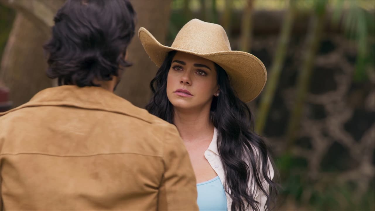 Fernanda le roba un beso a Rafael en 'La Desalmada': Ve AQUÍ el capítulo completo