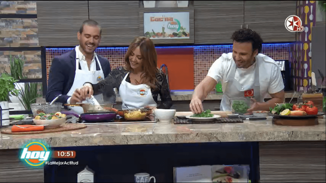 En hoy preparamos un delicioso pollo ¡Te encantará el relleno!