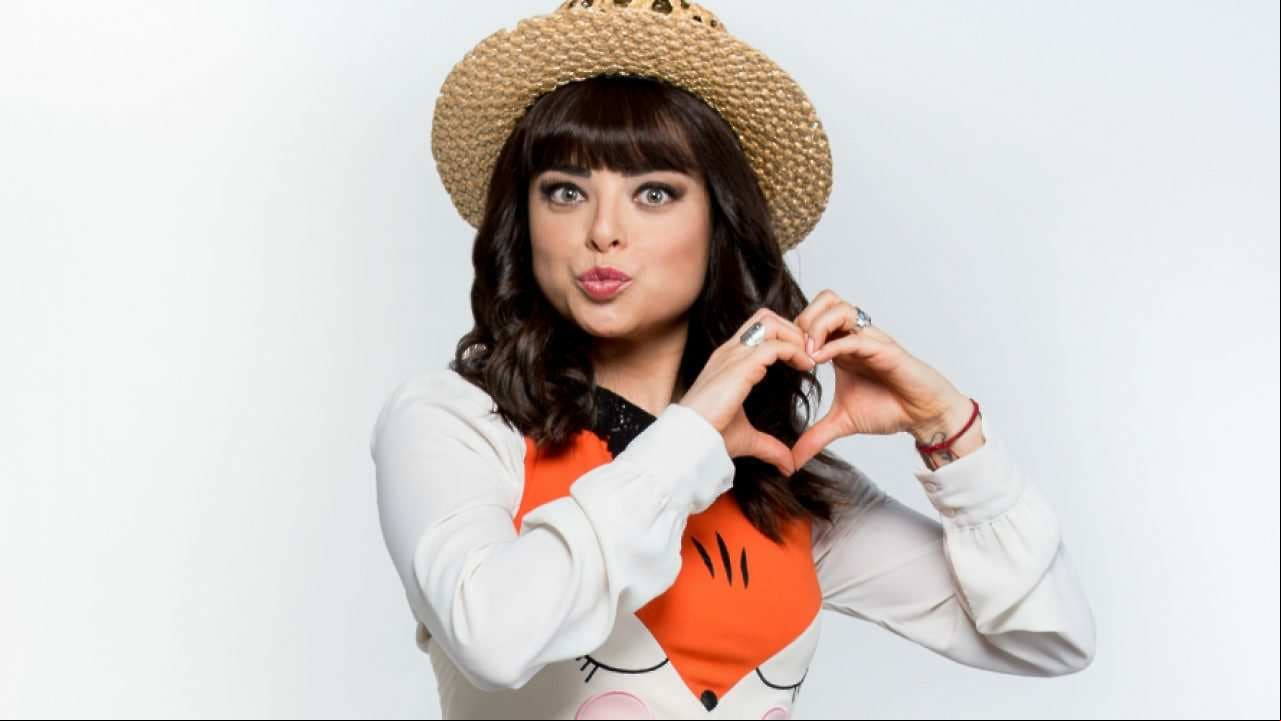 Violeta Isfel muestra cómo es un día en ‘Lorenza, bebé a bordo’ antes del estreno de su segunda temporada