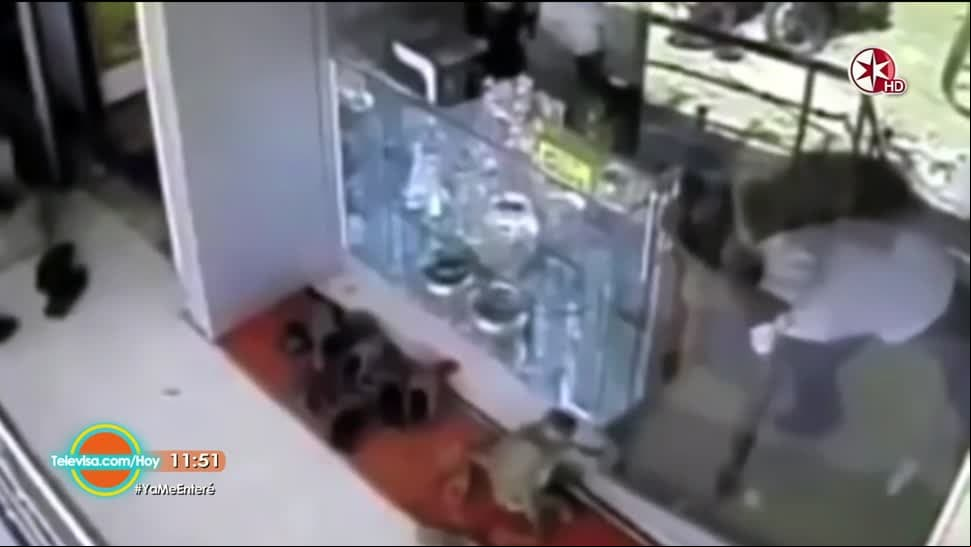 Mono roba joyería en la India ¡Omaigá!