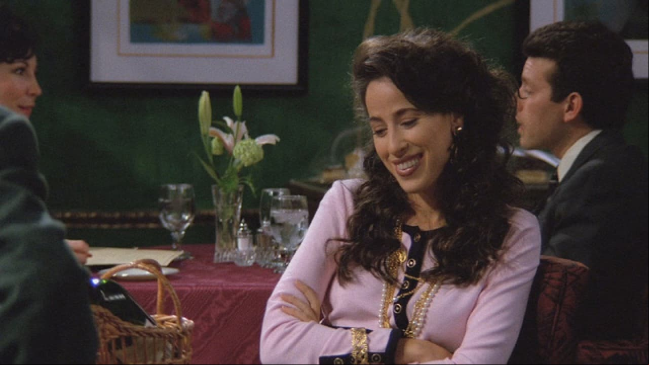 La exnovia de ‘Chandler’ tiene un sentido del humor extraño y una sonrisa bastante irritante (FOTO: NBC)
