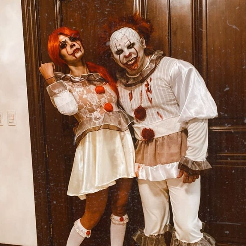 Edwin Luna y Kimberly Flores eligieron a ‘Pennywise’ de la nueva versión de 'It', además disfrazaron a sus hijos de ‘Chucky’ y ‘Annabelle’.
