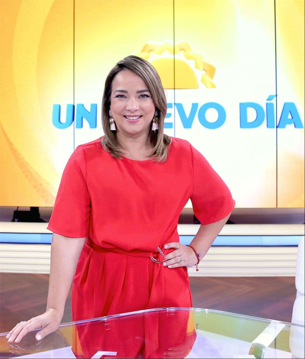 Un año después, Adamari comenzó su etapa como conductora en el programa ‘Un nuevo día’ en Miami, Florida, motivo por el que se alejó de las telenovelas y del cine, siendo ‘La fan’, en 2017, el último melodrama en el que participó.