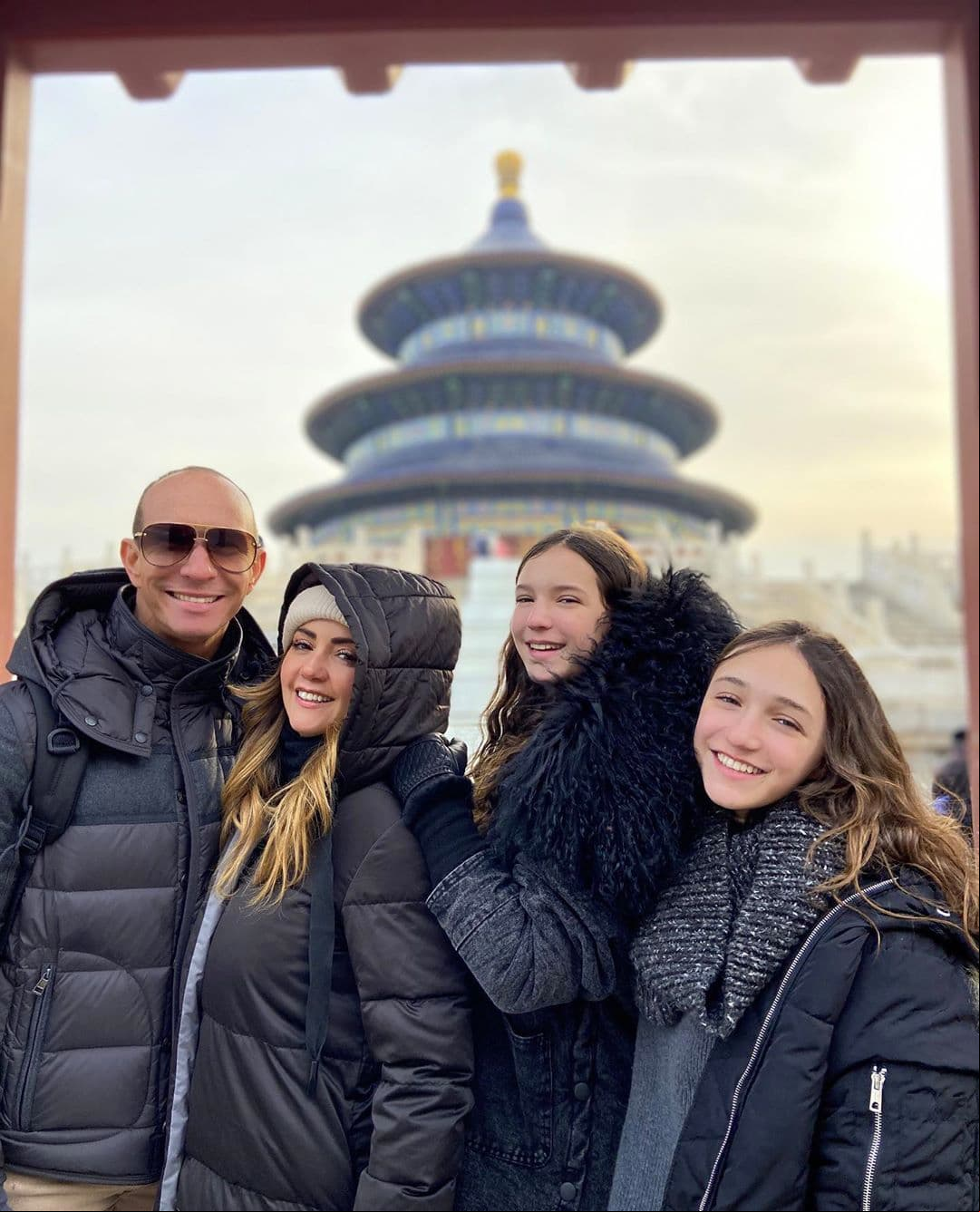 Este 22 de abril, Mía Rubin Legarreta, la hija de Erik Rubín y Andrea Legarreta, cumplirá 15 años, una edad que comúnmente en México y otros países de América se celebra a lo grande, pero tras la propagación del covid-19, los artistas tuvieron que cambiar sus planes.