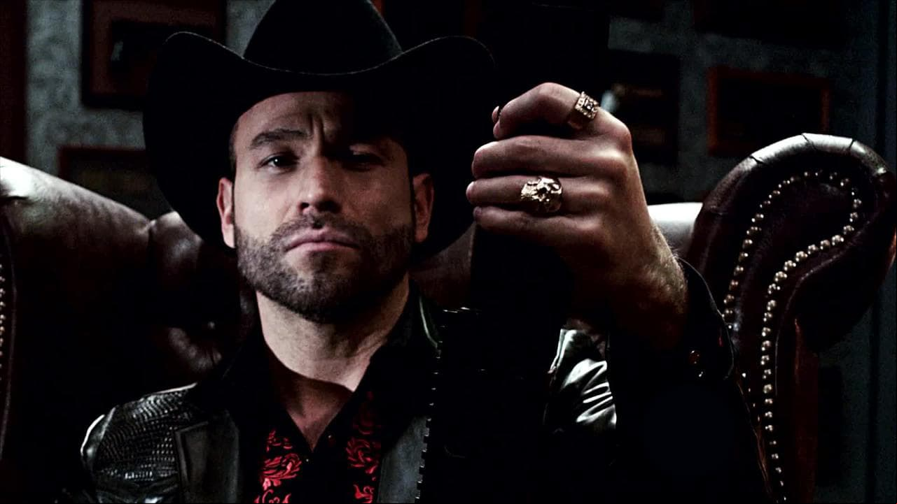 Rafael Amaya da vida a 'Aurelio Casillas'