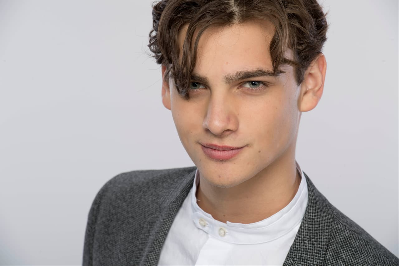 Santiago Achaga ‘Claudio’ en ‘Like, la Leyenda’, es un chico Acuario