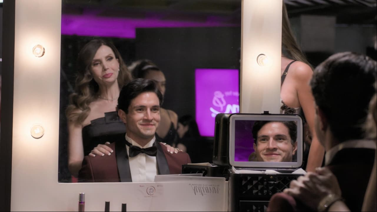 'Ricardo' era el modelo estrella de la noche y estaba listo para salir a desfilar.