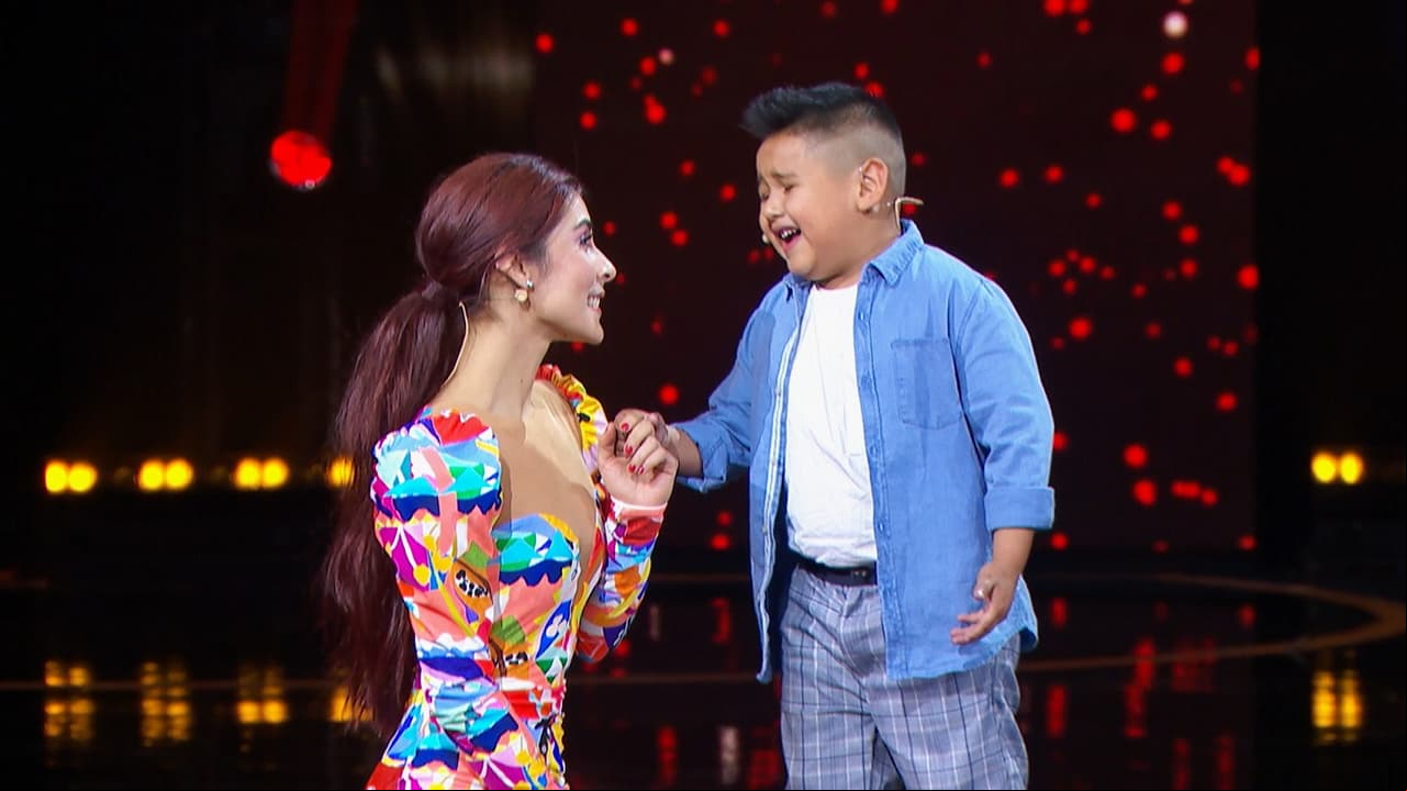 Entre lágrimas, María León le regaló al pequeño una sonrisa y comentó: “Con estas cejitas se me repara el corazón en tres segundos. Giovani, muchas gracias. Ya no me duele nada, ya me puedo volver a enamorar”.