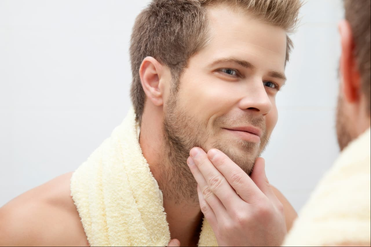 Tratamientos caseros y tips de cuidado facial para hombres